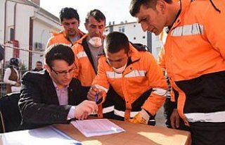 Temizlik işçileri kadroya geçebilmek için ter...