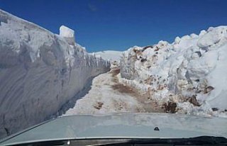 Bayburt-Trabzon arasında baharda karla mücadele