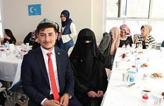 Doğu Türkistanlı gençler Kastamonu'da düğün...