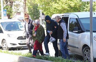 FETÖ firarisi çift yakalandı