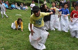 Sığınmacı çocuklar 23 Nisan'ı kutladı