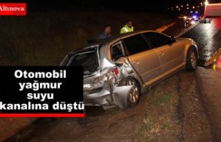 Samsun'da otomobil yağmur suyu kanalına düştü:...