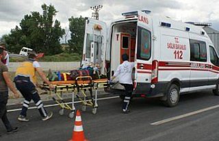 Samsun'da otomobil ile minibüs çarpıştı: 6 yaralı