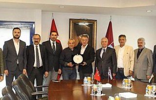 Trabzonspor Kulübü Başkanı Ağaoğlu'ndan Çalımbay'a...