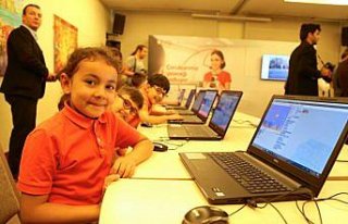 Vodafone'dan Konyalı çocuklara kodlama eğitimi