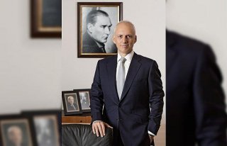 Yapı Kredi Üst Yöneticisi Erün: