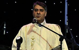 50 yaşındaki imam, üniversiteden mezun oldu