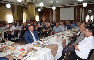 AK Partili adaylar muhtarlarla buluştu