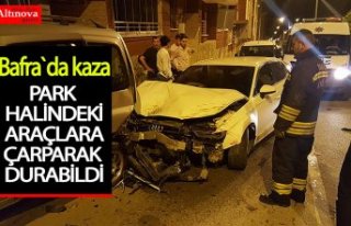 Park halindeki araçlara çarptı