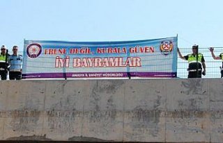 Polisten sürücülere uyarı afişi