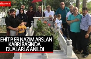 ŞEHİT P. ER NAZIM ARSLAN KABRİ BAŞINDA DUALARLA...