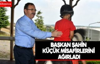 Başkan Şahin küçük misafirlerini ağırladı