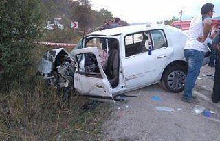 Bolu'da otomobil ile kamyonet çarpıştı: 2 ölü,...