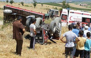Samsun'da devrilen traktörün sürücüsü öldü