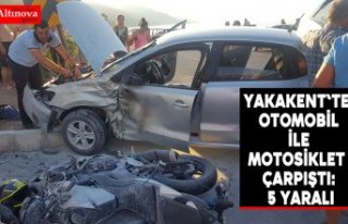 Samsun'da otomobil ile motosiklet çarpıştı:...
