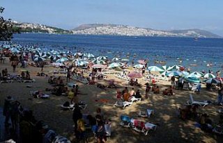 Tatilciler sahillerde yoğunluk oluşturdu