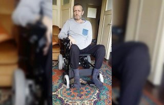 Vali Doğanay'dan akülü tekerlikli sandalye