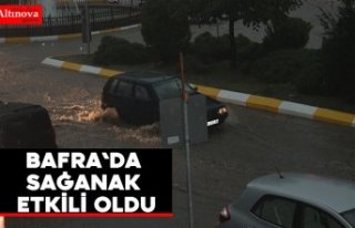 Bafra`da cadde ve sokaklar göle döndü