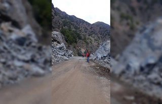 Artvin-Şavşat karayolu kontrollü olarak ulaşıma...