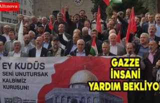 Gazze İnsani Yardım Bekliyor