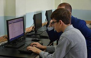 Lise öğrencisi yazılım firmasına kızdı program...