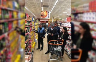 Zabıta ekipleri etiket, tarife ve fiyat kontrolü...