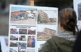 Depremin izleri fotoğraf karelerinde