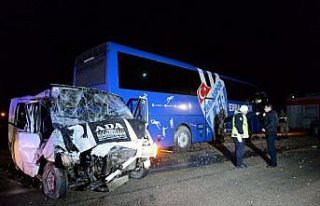 Erbaaspor takım otobüsü kaza yaptı: 1 ölü, 3...