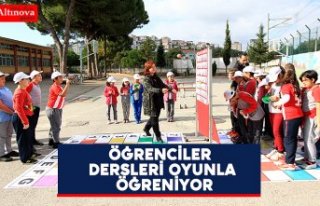 Öğrenciler dersleri oyunla öğreniyor