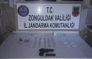 Okul müdürü uyuşturucuyla yakalandı