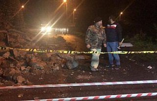 Samsun'da istinat duvarı çöktü