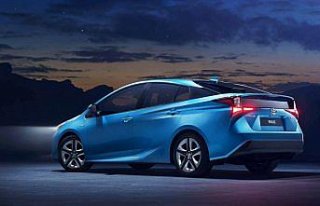 Yeni Prius Los Angeles'ta görücüye çıktı