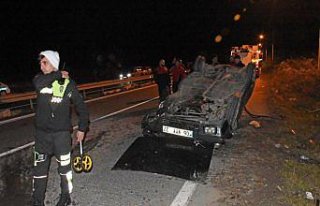 Zonguldak'ta otomobil devrildi: 4 yaralı