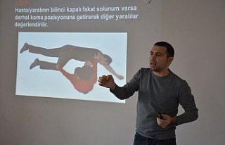 Görele'de servis şoförlerine ilk yardım eğitimi
