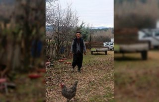 Hayatını engelli kardeşlerine adadı