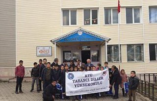 KTÜ'den Adıyaman'daki ilkokul öğrencilerine destek