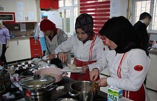 Öğrenciler arası yemek yarışması