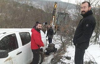 Tokat'ta karda mahsur kalan işçiler 9 saatte kurtarıldı