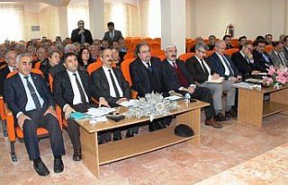 Vali Varol, muhtarlarla bir araya geldi