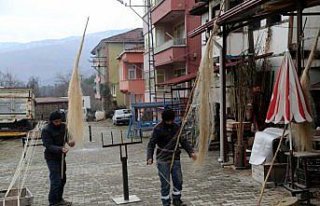 100 metrekarelik dükkanda işlediği keneviri Amerika'ya...