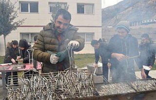 AÇÜ'de Hamsi Şenliği