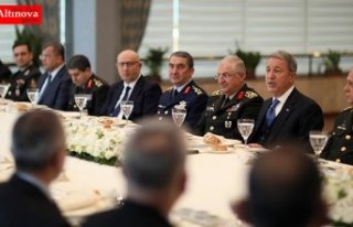 Bakan Akar'dan astsubaylara 'müjde'