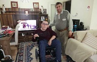 Engelli gence akülü sandalyesi teslim edildi