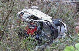 Giresun'da otomobil şarampole devrildi: 3 yaralı