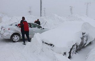 Kartalkaya'da kar kalınlığı 2 metreye ulaştı