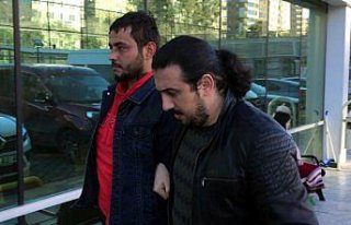 Polis aracına pompalı tüfekle ateş eden zanlı...