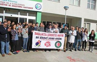 Sağlık çalışanına şiddet protesto edildi