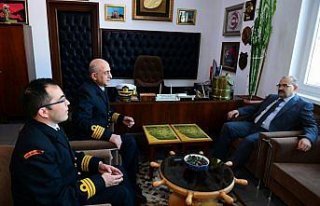 Vali Ustaoğlu'ndan Trabzon Deniz Komutanlığı'na...