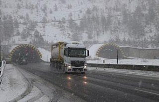 Bolu Dağı'nda yoğun kar yağışı