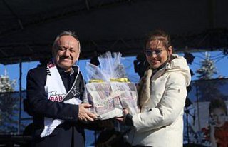 Demet Akalın'dan Ilgaz Dağı'nda konser